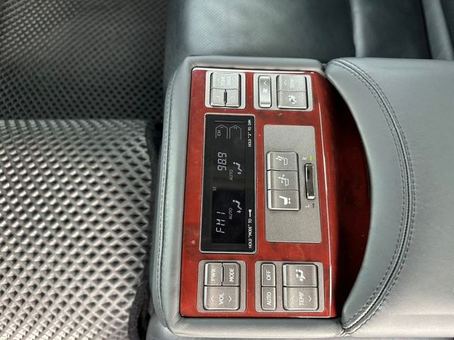 2008年 LEXUS LS460L 超稀有高級房車  跑少少的  車況漂亮  第16張相片