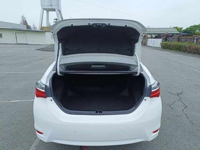 2019年 TOYOTA ALTIS 1.8 白  原版件認證車 國民愛車不要錯過了  第9張相片