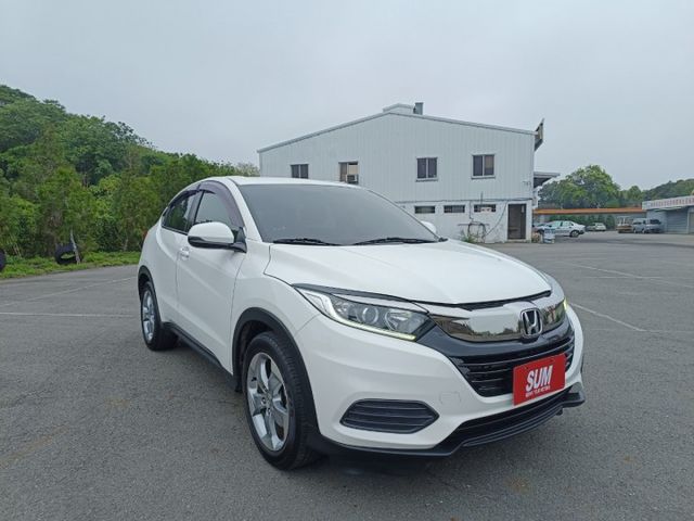 2020年 HONDA  HR-V 1.8 VTI-S 白 認證車 女生也愛小轎旅  第3張相片