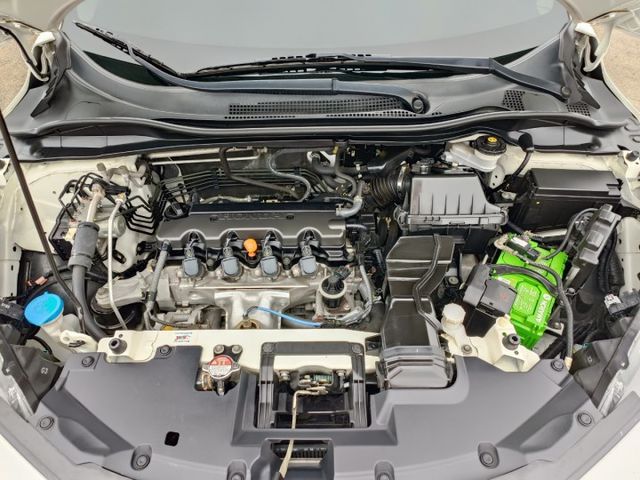 2020年 HONDA  HR-V 1.8 VTI-S 白 認證車 女生也愛小轎旅  第10張相片