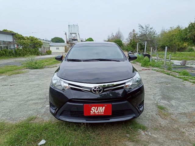 2017年 TOYOTA VIOS 1.5 黑  國民省油代步車來囉 低油耗讓你不怕風吹雨打  第3張相片