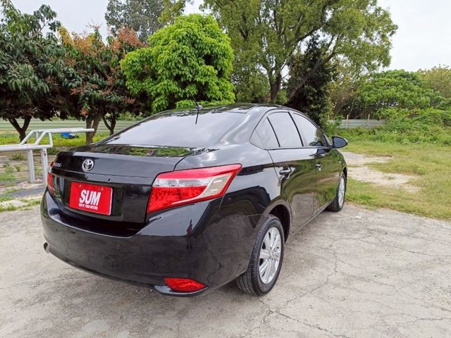 2017年 TOYOTA VIOS 1.5 黑  國民省油代步車來囉 低油耗讓你不怕風吹雨打  第6張相片