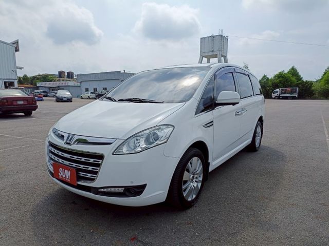 2013年Luxgen 7 MPV 旗艦型 白 渦輪增壓 電動側滑門 七人座  第2張相片