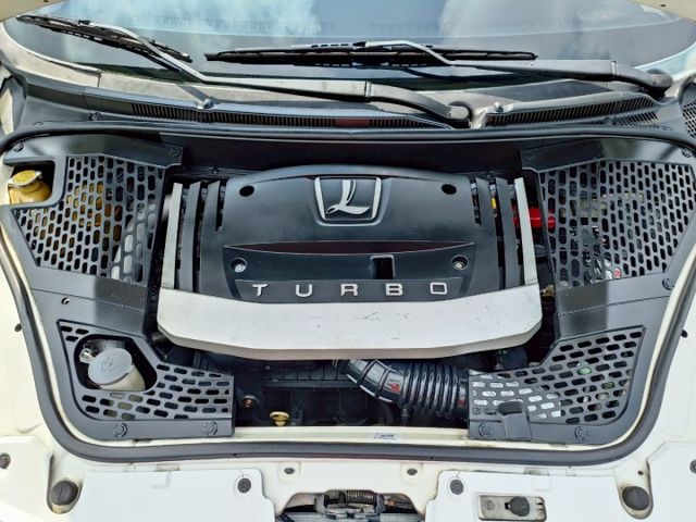 2013年Luxgen 7 MPV 旗艦型 白 渦輪增壓 電動側滑門 七人座  第10張相片