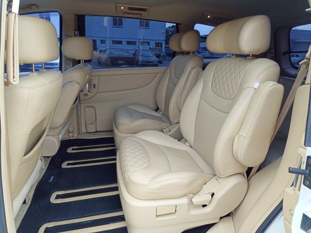 2013年Luxgen 7 MPV 旗艦型 白 渦輪增壓 電動側滑門 七人座  第20張相片