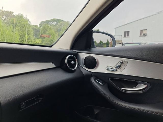 2016 賓士 C-Class Sedan C200 Avantgarde2.0 總代理  第17張相片