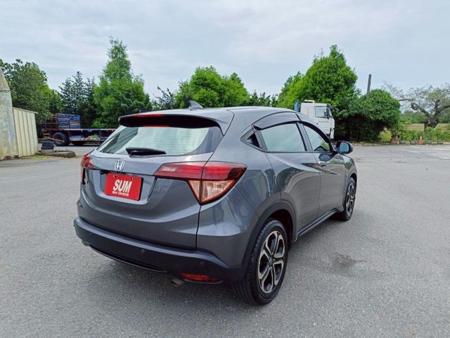 2017 Honda HR-V 1.8 S 深灰  IKEY 定速 恆溫 胎壓  第8張相片