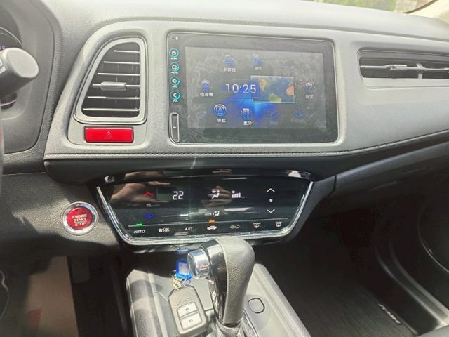 2017 Honda HR-V 1.8 S 深灰  IKEY 定速 恆溫 胎壓  第17張相片