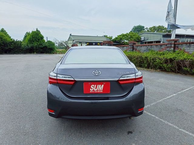2018 Toyota  Altis 1.8豪華版 灰 恆溫 IKEY 定速 安卓機  第7張相片