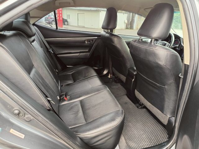2018 Toyota  Altis 1.8豪華版 灰 恆溫 IKEY 定速 安卓機  第18張相片