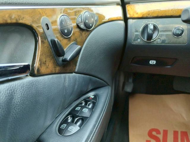 2005 BENZ E240 黑 2.6L 經典不敗的復古老賓  第12張相片