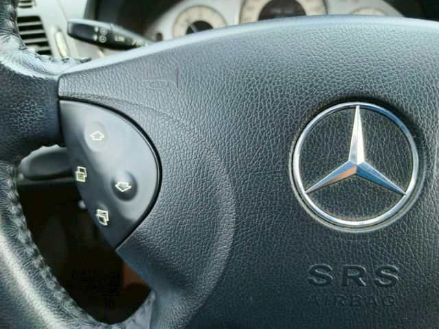 2005 BENZ E240 黑 2.6L 經典不敗的復古老賓  第13張相片