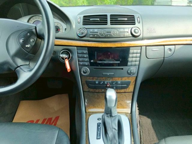 2005 BENZ E240 黑 2.6L 經典不敗的復古老賓  第16張相片