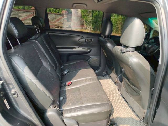 2011 Toyota Wish 2.0 E 灰色 七人座魔術大空間  第16張相片