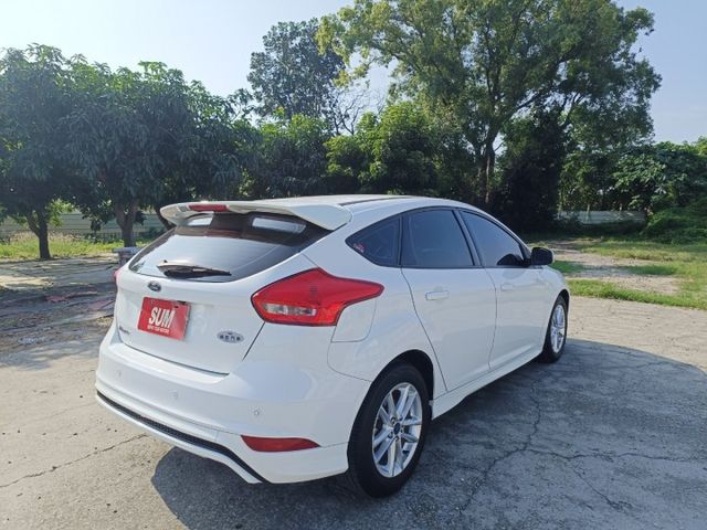 2016 Ford Fiesta 1.5CC時尚型 白色 靈巧又有操控感  第6張相片