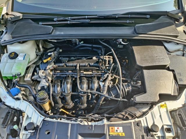 2016 Ford Fiesta 1.5CC時尚型 白色 靈巧又有操控感  第10張相片