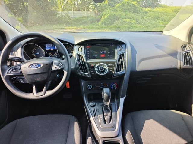 2016 Ford Fiesta 1.5CC時尚型 白色 靈巧又有操控感  第16張相片