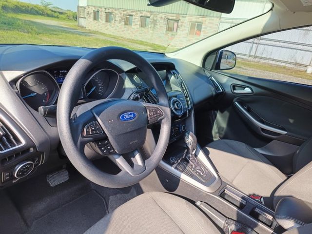 2016 Ford Fiesta 1.5CC時尚型 白色 靈巧又有操控感  第18張相片
