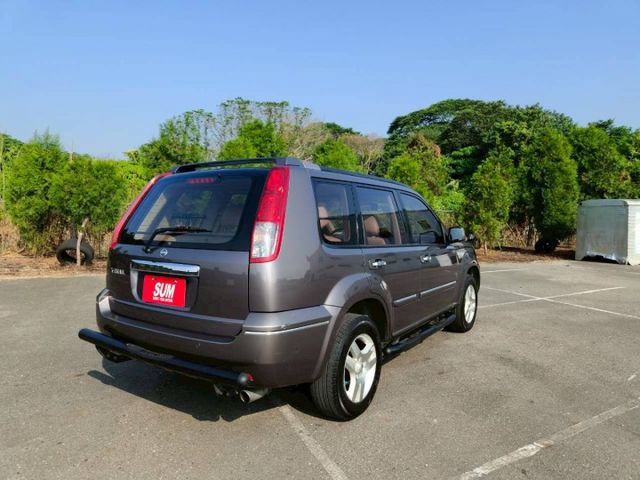 2005年 NISSAN  X-TRAIL 2.0 灰 跑少少的代步車 超心動  第6張相片