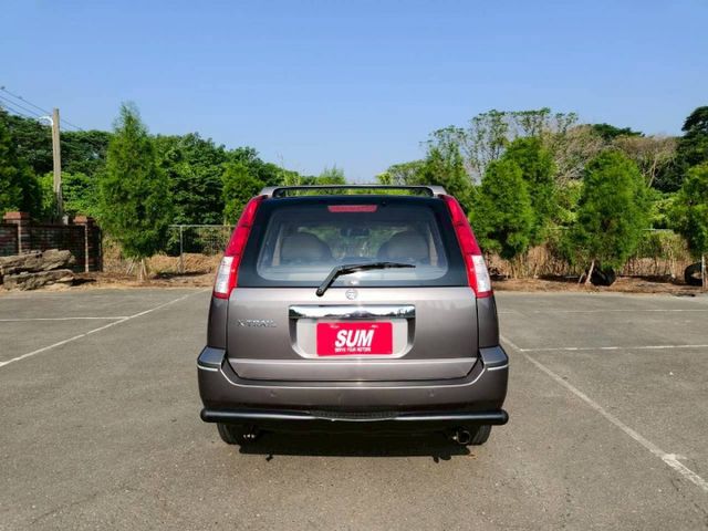 2005年 NISSAN  X-TRAIL 2.0 灰 跑少少的代步車 超心動  第7張相片
