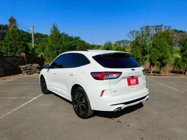 2024 Ford Kuga EcoBoost 250 AWD ST-Line Performance 白  第8張相片