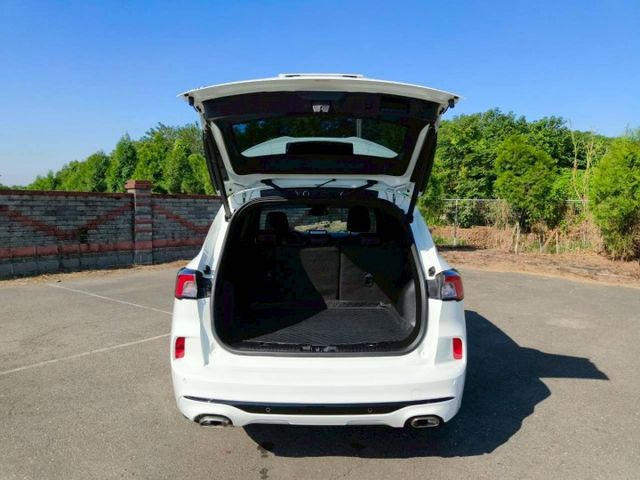 2024 Ford Kuga EcoBoost 250 AWD ST-Line Performance 白  第11張相片