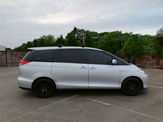 2014 Toyota Previa 3.5旗艦版 銀 商務車的王者  第5張相片