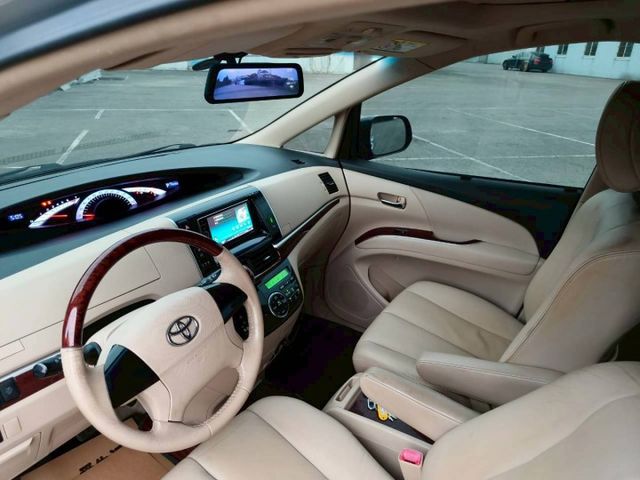 2014 Toyota Previa 3.5旗艦版 銀 商務車的王者  第13張相片