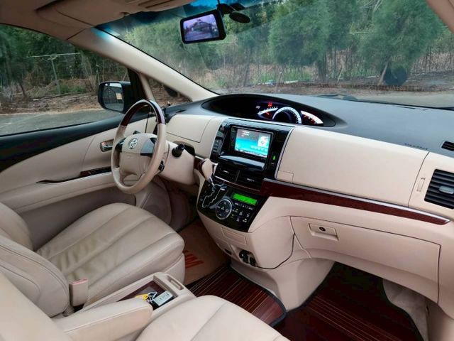 2014 Toyota Previa 3.5旗艦版 銀 商務車的王者  第15張相片