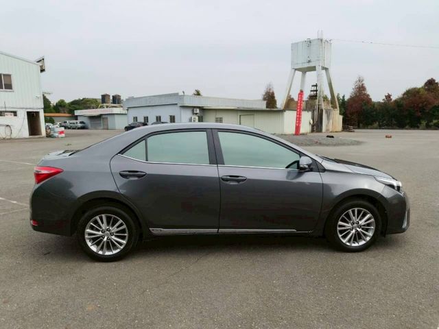 2015 Toyota Corolla Altis 1.8經典版  第5張相片