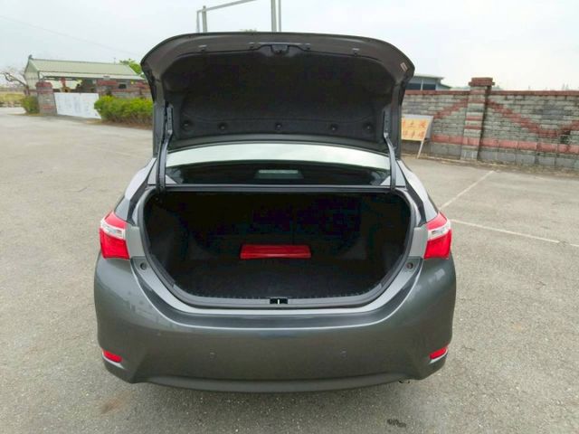 2015 Toyota Corolla Altis 1.8經典版  第7張相片