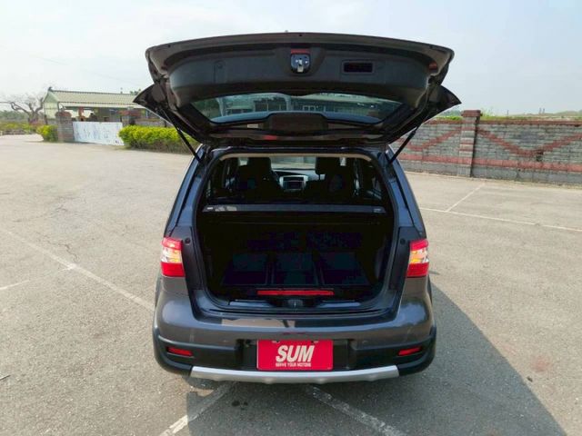 2017 Nissan Livina 1.6豪華版 灰  第10張相片