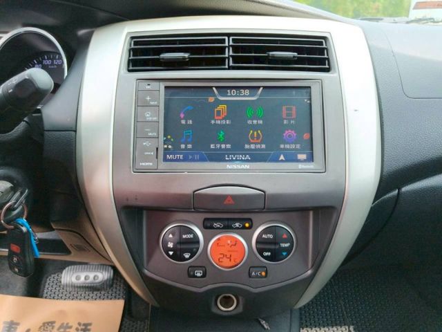 2017 Nissan Livina 1.6豪華版 灰  第14張相片