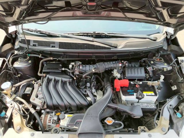 2017 Nissan Livina 1.6豪華版 灰  第18張相片