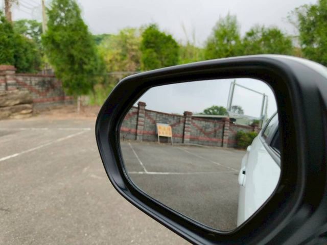 2024 Toyota Corolla Altis 1.8豪華＋白  第12張相片