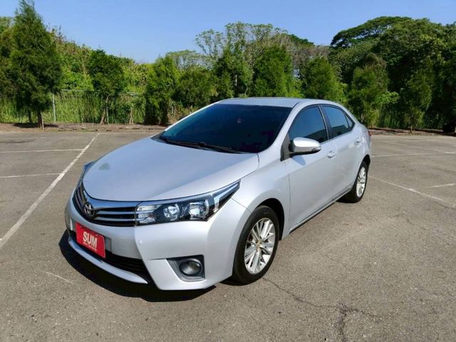 2015 Toyota Corolla Altis 1.8經典版 銀色耐看好整理  第2張相片