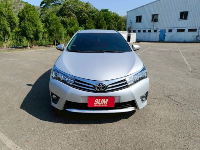 2015 Toyota Corolla Altis 1.8經典版 銀色耐看好整理  第3張相片