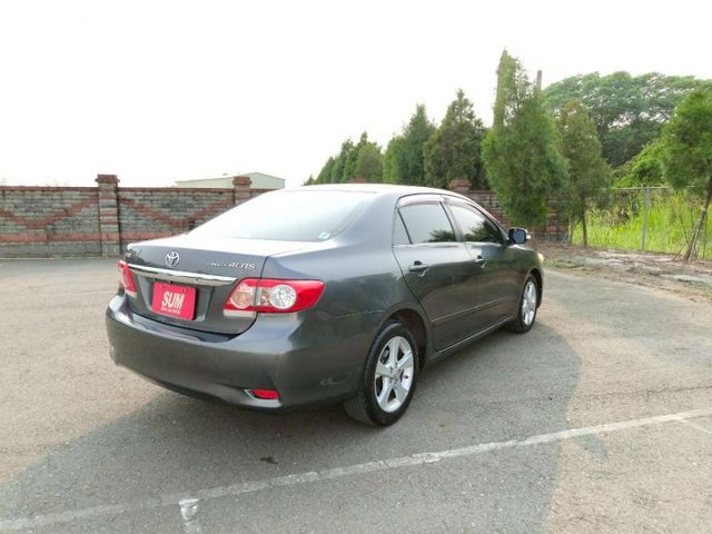 2011 Toyota Corolla Altis 1.8 E經典版 灰  第6張相片