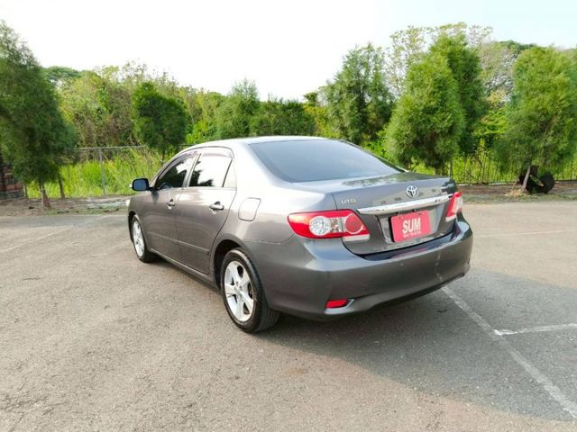 2011 Toyota Corolla Altis 1.8 E經典版 灰  第7張相片