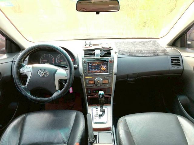 2011 Toyota Corolla Altis 1.8 E經典版 灰  第12張相片