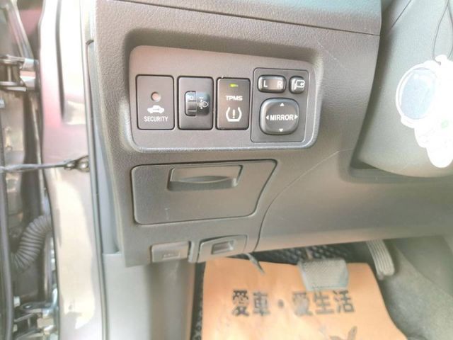 2011 Toyota Corolla Altis 1.8 E經典版 灰  第18張相片