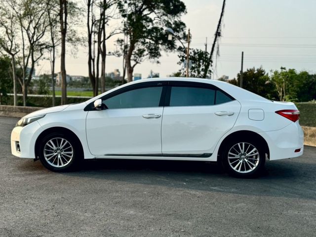 2014 Toyota Corolla Altis 1.8尊爵版 白  第9張相片