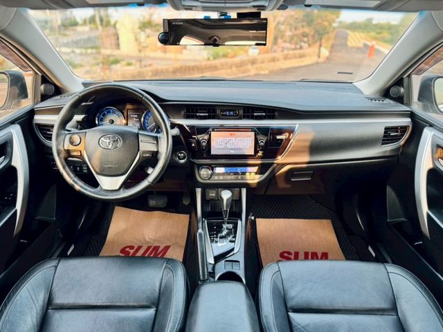 2014 Toyota Corolla Altis 1.8尊爵版 白  第11張相片