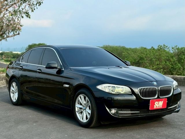 2012 BMW 5-Series Sedan 520d 黑  第4張相片