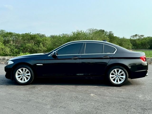 2012 BMW 5-Series Sedan 520d 黑  第9張相片