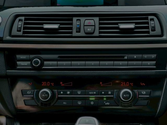 2012 BMW 5-Series Sedan 520d 黑  第14張相片