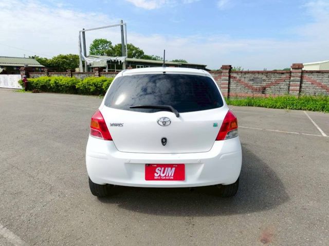 2013 Toyota Yaris 1.5 G版  白色 省油省稅金  第7張相片