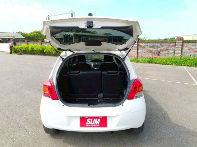 2013 Toyota Yaris 1.5 G版  白色 省油省稅金  第8張相片