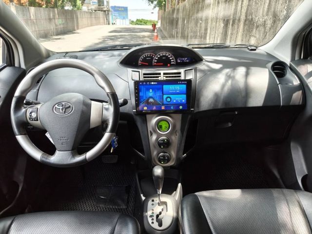2013 Toyota Yaris 1.5 G版  白色 省油省稅金  第12張相片