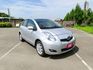 2010Toyota Yaris 1.5 G版 銀色 大家最愛的小鴨鴨  第4張縮圖